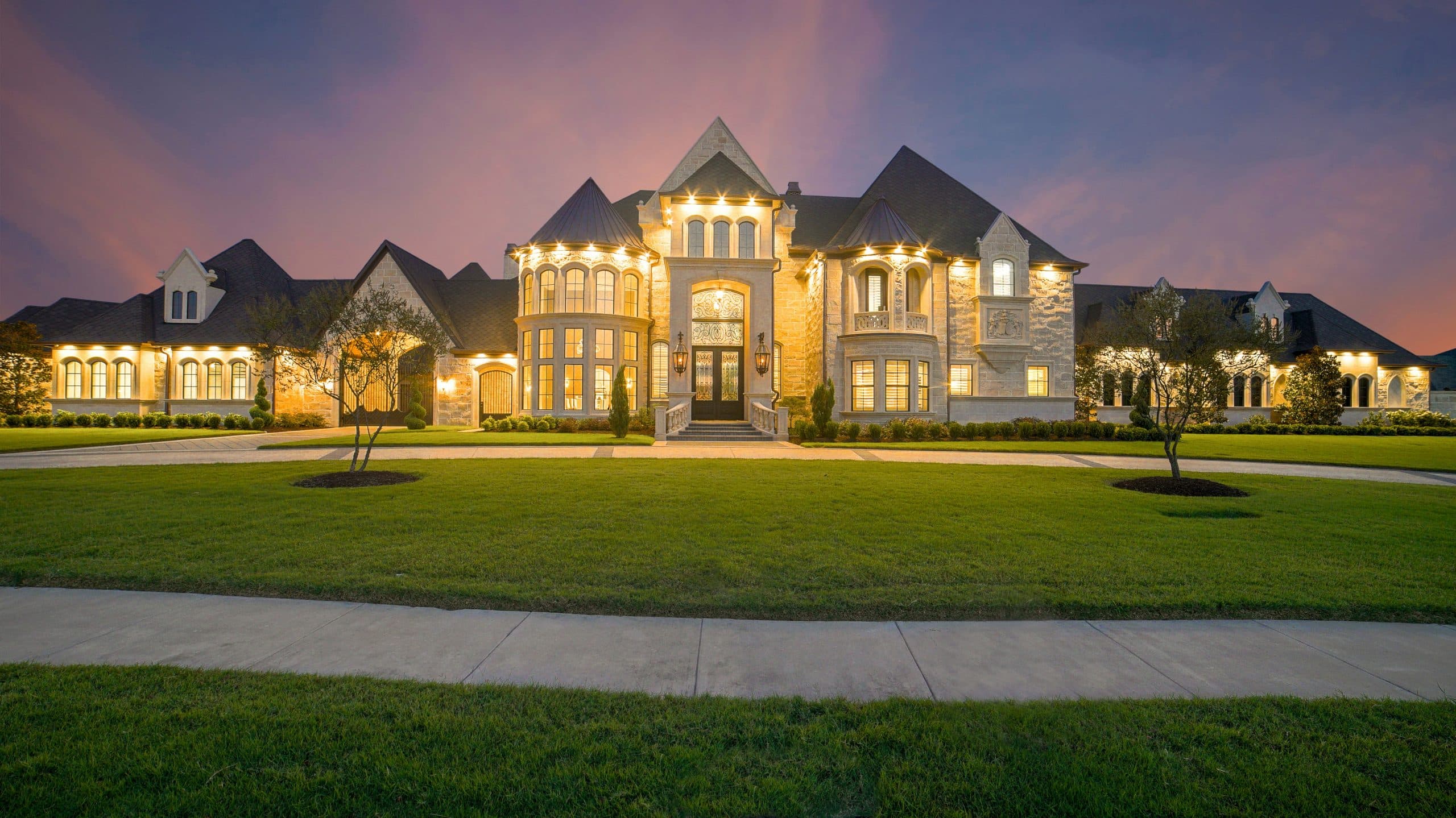 Expert Luxury Home Builder Creating Timeless Elegance